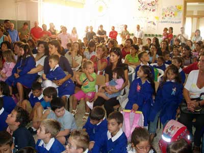 Il sindaco Cariddi si recato nelle scuole di Otranto per salutare i ragazzi e i docenti e augurargli un buon anno scolastico
