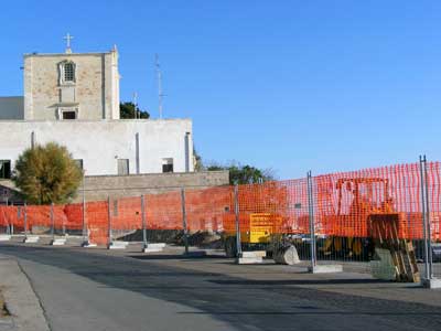 Partiti i lavori tra la spiaggetta Lungomare Kennedy il costone della Madonna dell Altomare e il costone Riviera degli Haethey
