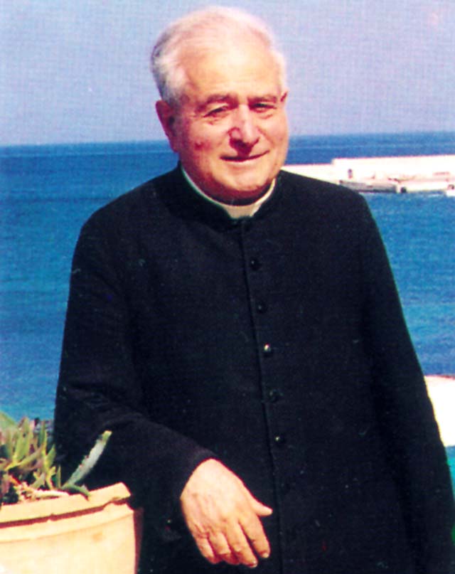 Oggi ricorre il 1 anniversario della scomparsa di don Grazio Gianfreda indimenticato parroco della Cattedrale di Otranto