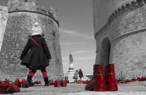 Scarpette rosse a Otranto per dire NO alla violenza di genere